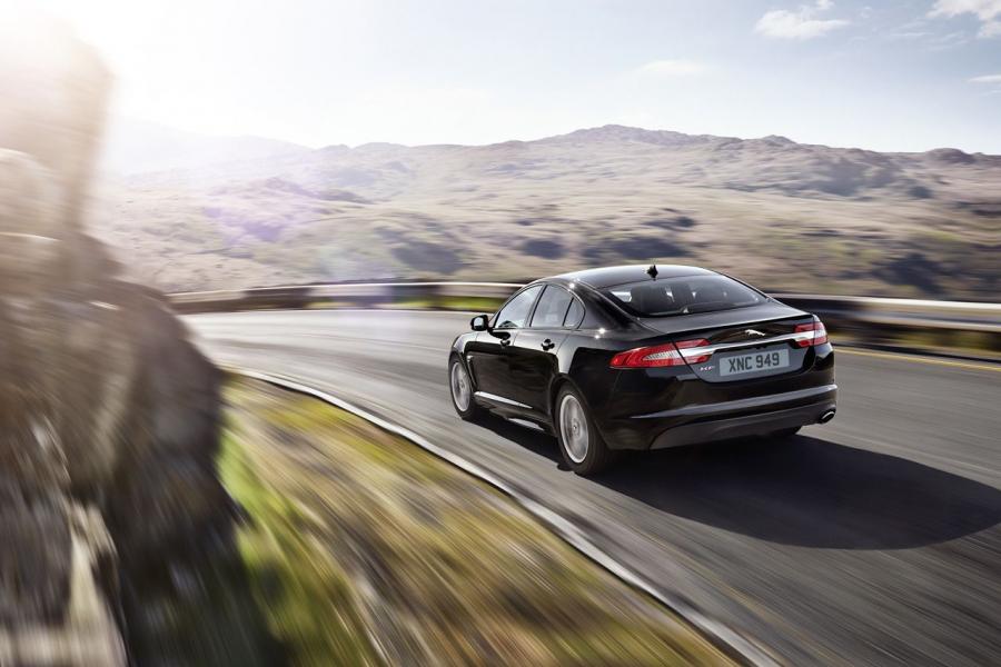  Jaguar XF R-Sport 2015 года  (фото 7 из 22)